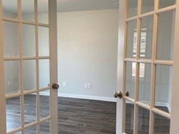 3rd image of 152 Ublett Dr