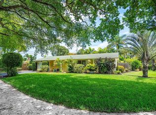 701 Gumtree Rd, North Palm Beach, FL 33408