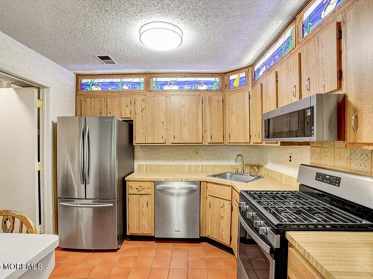 5-3 Portland Ct #3 — Photo 2