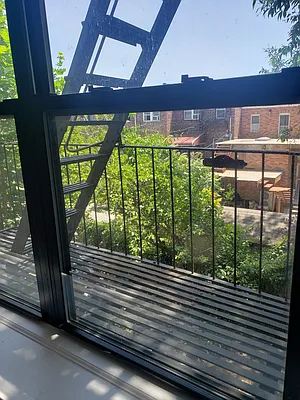 Rented by Venn NY Inc | media 4