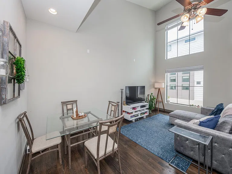 1535 Birdsall St #C — Photo 10