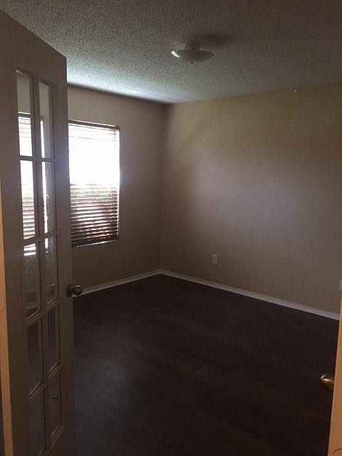 2nd image of 2209 Maple Dr