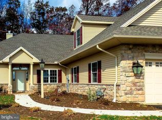 825 Meadow Ct, York, PA 17402