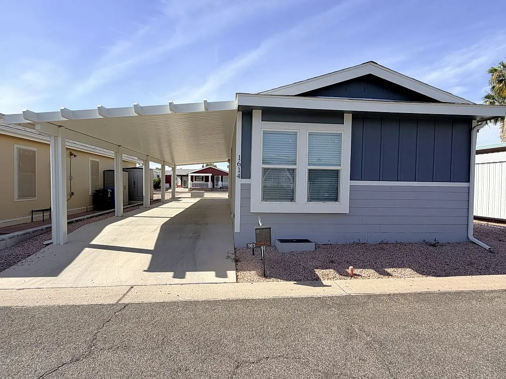 2 bed, 2.0 bath, 752 sqft, $1,499 — Photo 3