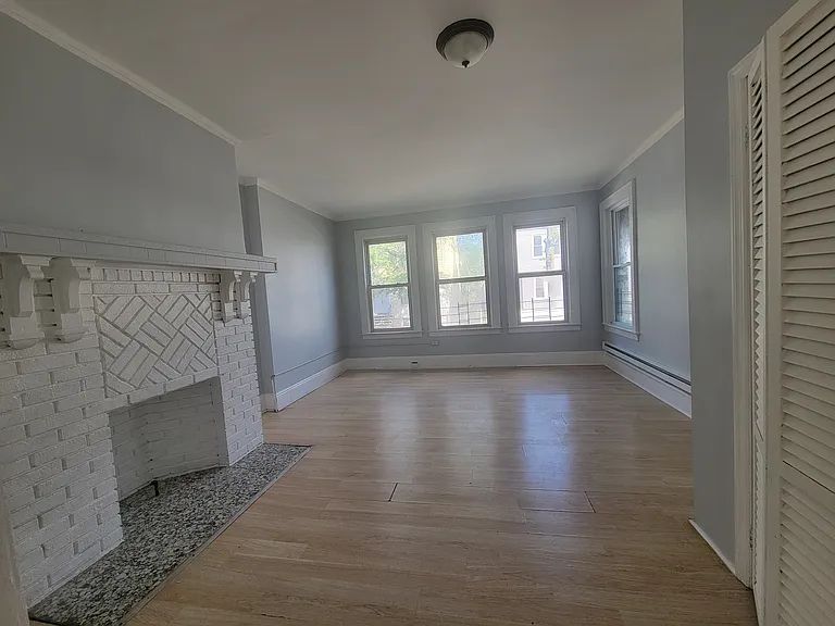 133 Isabella Ave #1E — Photo 2