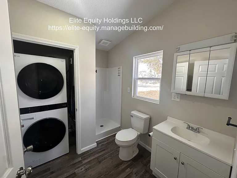 330 N Wayne St — Photo 3