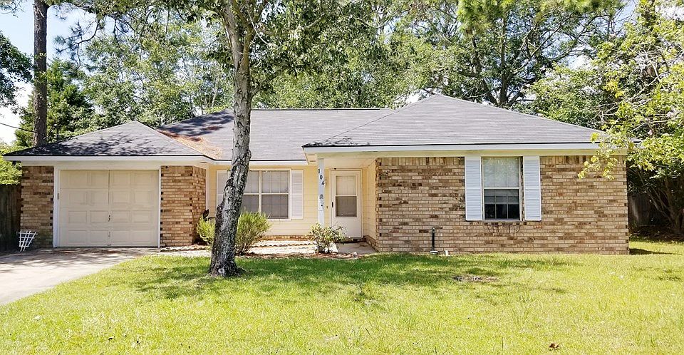 2nd image of 104 Briskhaven Ct