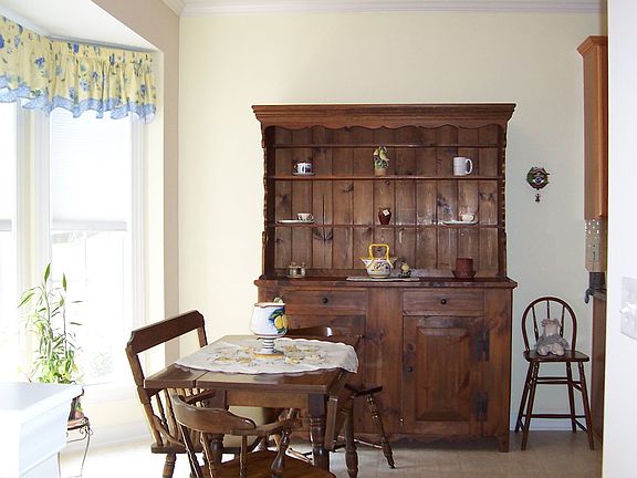 Sunny Breakfast Nook