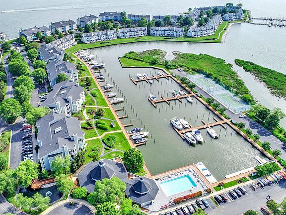 3rd image of 1401 Oyster Cove Dr