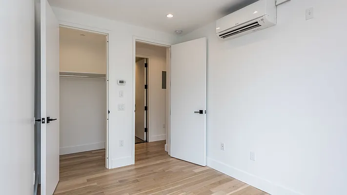 Rented by Nooklyn NYC LLC | media 53