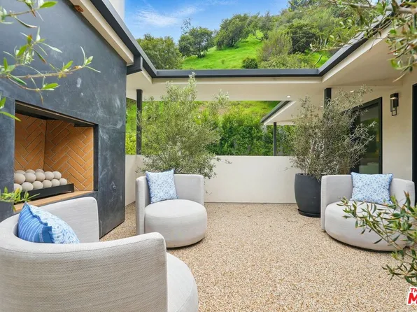 913-913 1/2 N Beverly Glen Blvd, Los Angeles, CA 90077