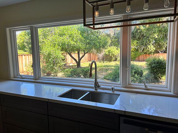 3rd image of 1370 Elwood Dr