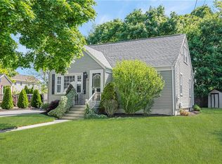 22 Sunny Cove Dr, Warwick, RI 02889