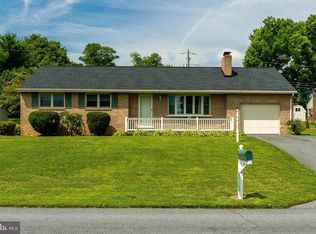 20 Glendale Dr, Lancaster, PA 17602