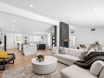 304 Hanover Dr, Costa Mesa, CA, 92626