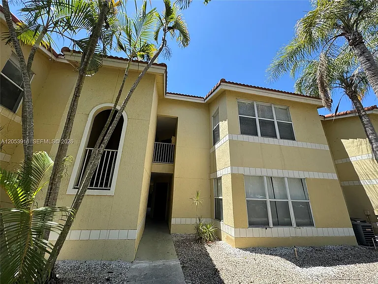 417 Vista Isles Dr #2324 — Photo 1