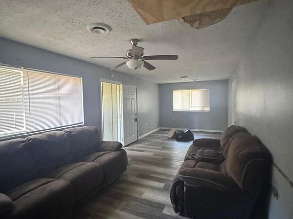 4th image of 1340 Woody Dr