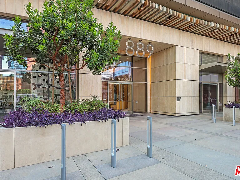 889 Francisco St #2011 — Photo 2