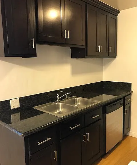 12811 Caswell Ave — Photo 6