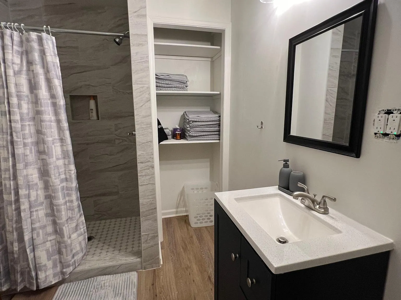 448 Woodland Dr — Photo 2