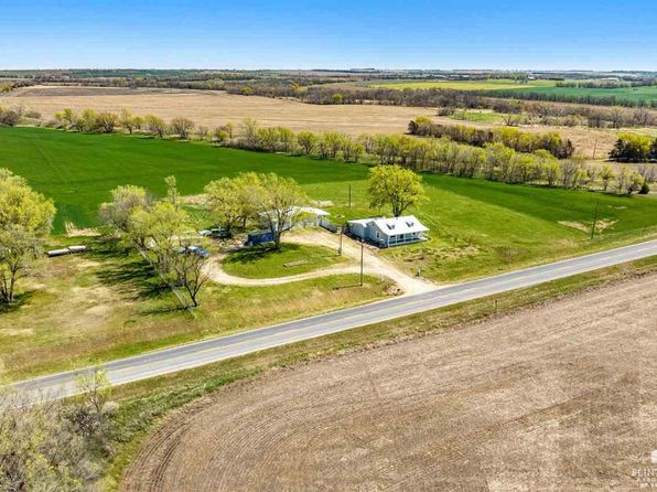 692 Key Rd, Hope, KS 67451