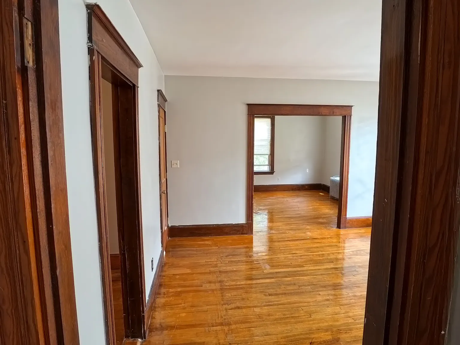 3 bed, 1200 sqft, $1,900 — Photo 3