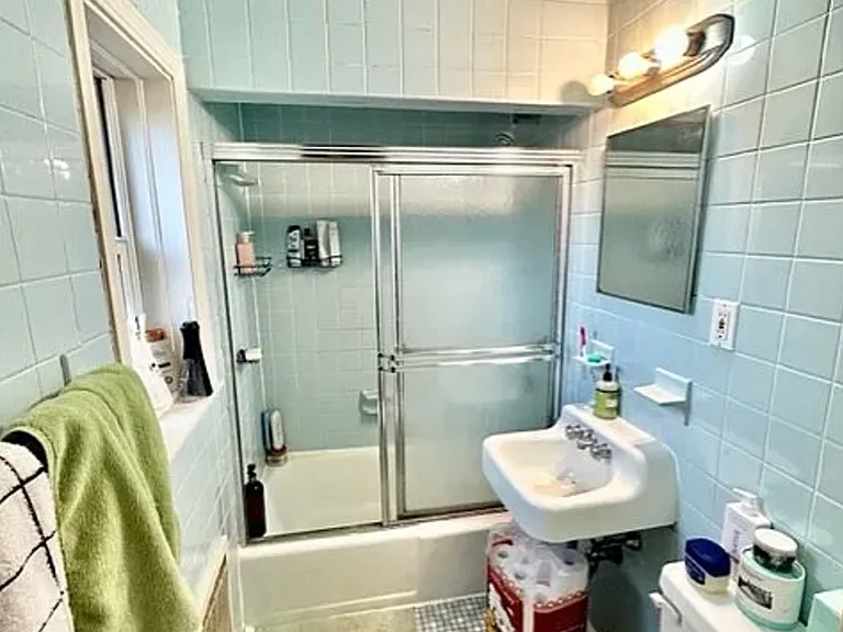 912 Beacon St #2 — Photo 7