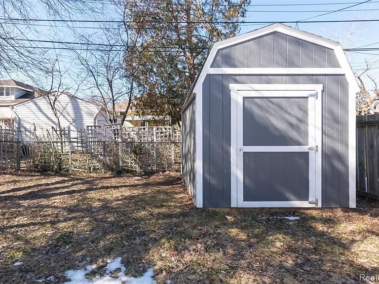 118 S Laurel St — Photo 25