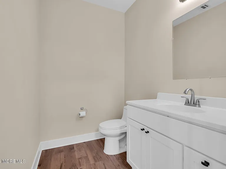 58 Cove Rd — Photo 33