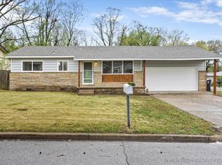 1602 S Cedar Ave, Broken Arrow, OK 74012