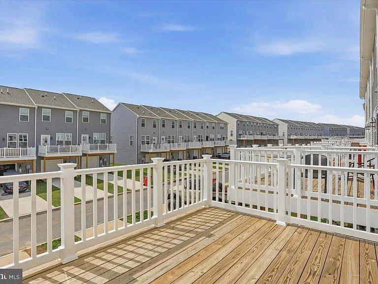 186 Coolidge Ave — Photo 17
