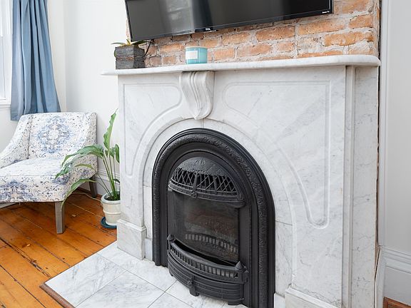 3rd image of 18 Elizabeth St #2
