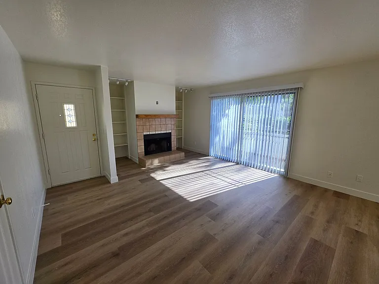 HOUSE C25 1800th Clb — Photo 7