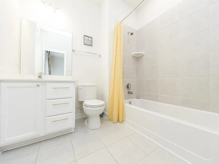 15406 Easton Gate Ln — Photo 36