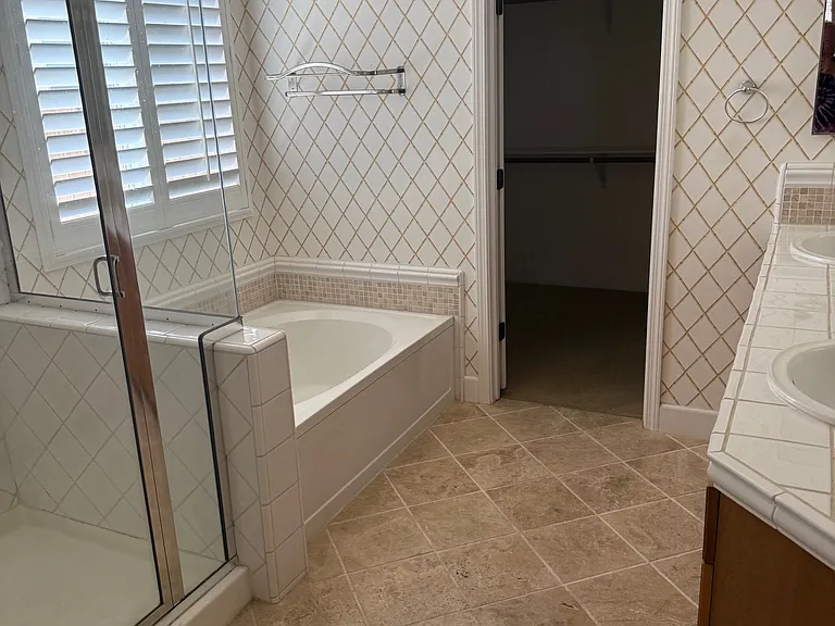 1832 N Vickie St — Photo 15