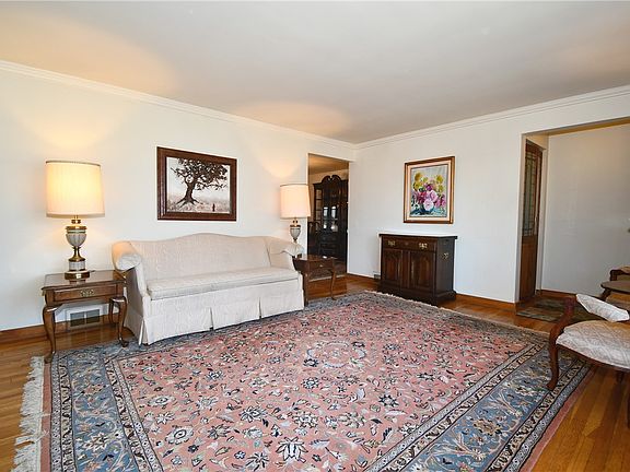 4th image of 52 Bellview Cir