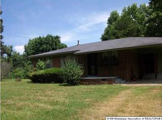 962 Sparks Rd, Lake Cormorant, MS 38641