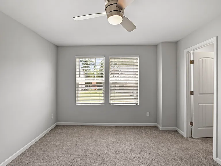 2861 Meadow Gln — Photo 28