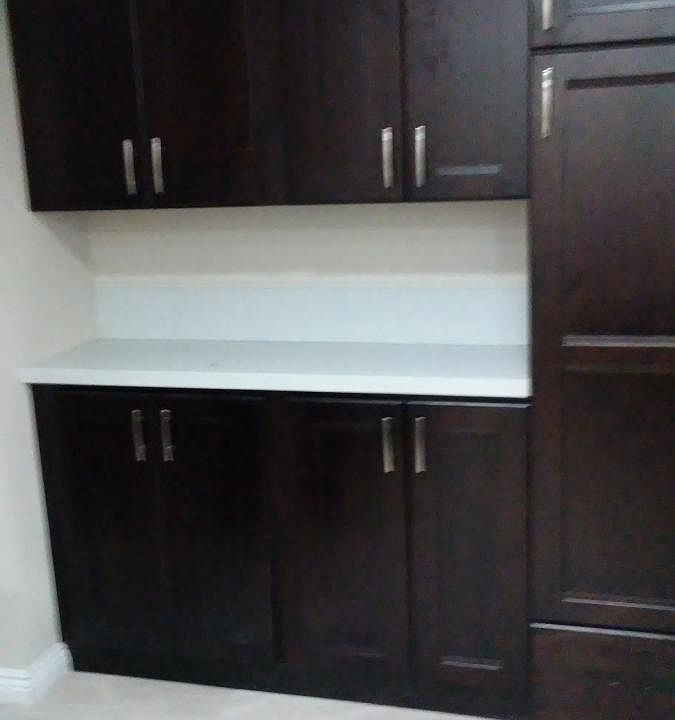 Side kitchen pantry