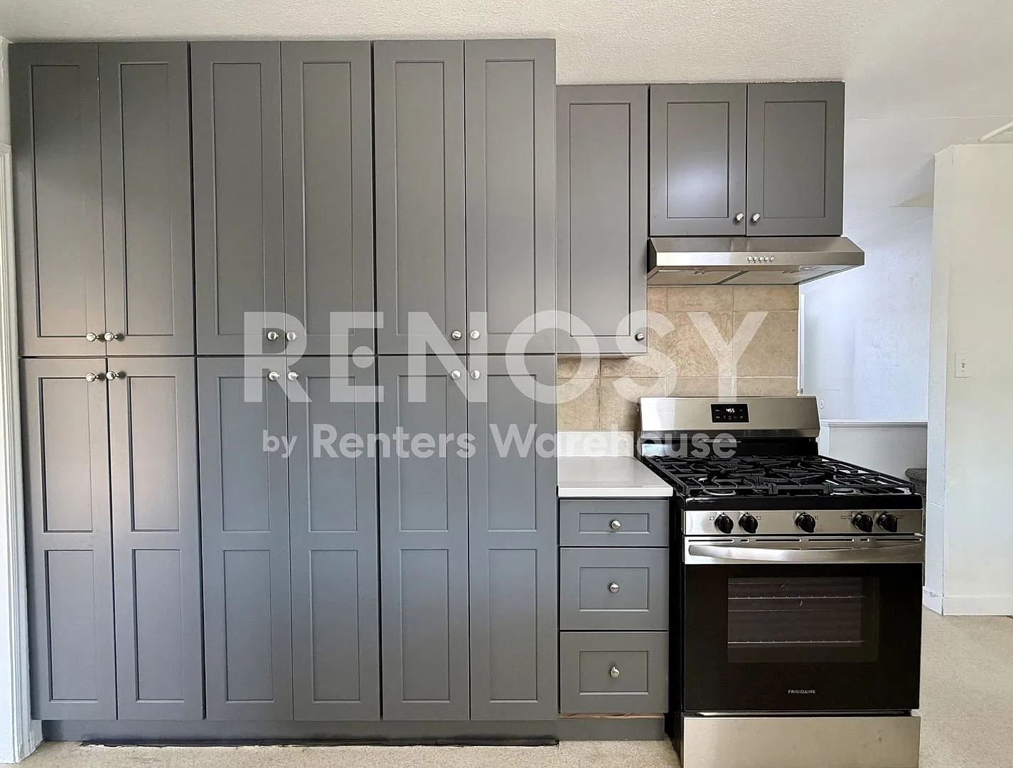 October Leasing Incentive | 795 Elkhart St — Photo 3