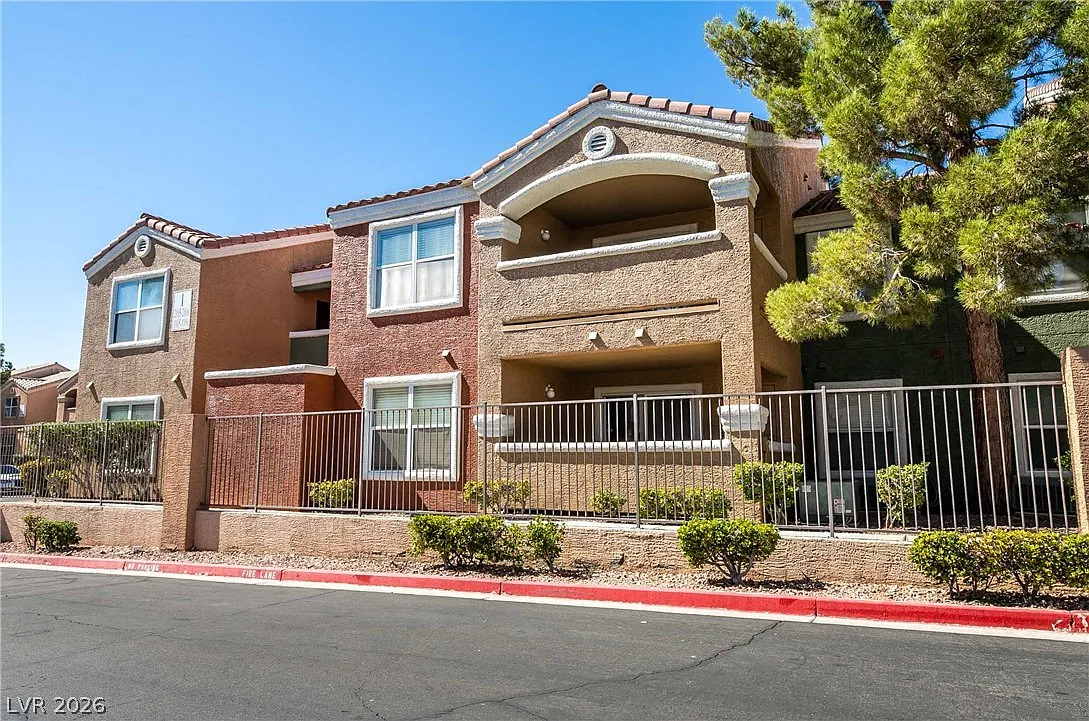 2 bed, 2.0 bath, 1042 sqft, $1,495 — Photo 3