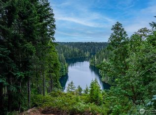 40 N Beaver Place S, Hoodsport, WA 98548