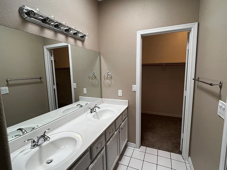 1406 W Emerald Ave #111 — Photo 9