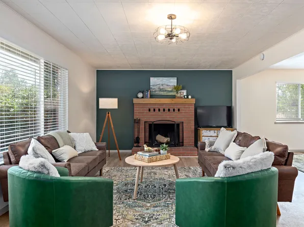 (undisclosed Address), Grants Pass, OR 97527