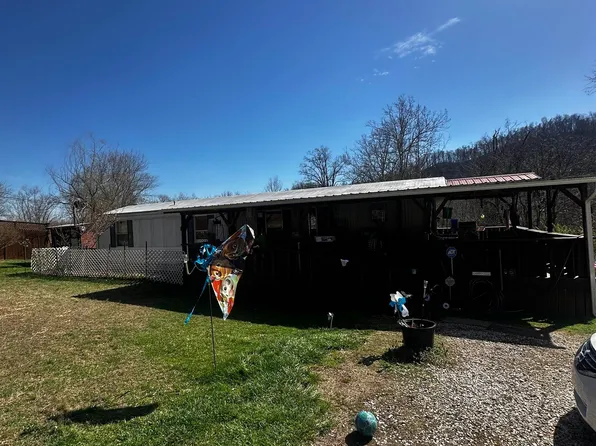 1882 Goodwill Rd, Huntington, WV 25704