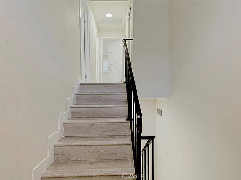 7409 Woodman Ave — Photo 22