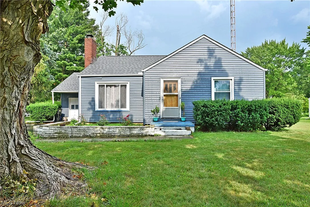 750 Willard Ave NE photo 1