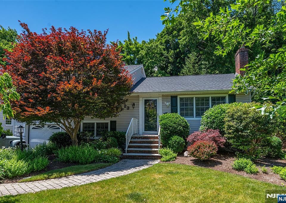 1st image of 23 Carlton Ave