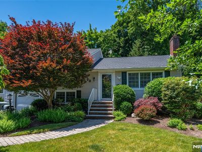 23 Carlton Avenue, Ho Ho Kus, NJ, 07423