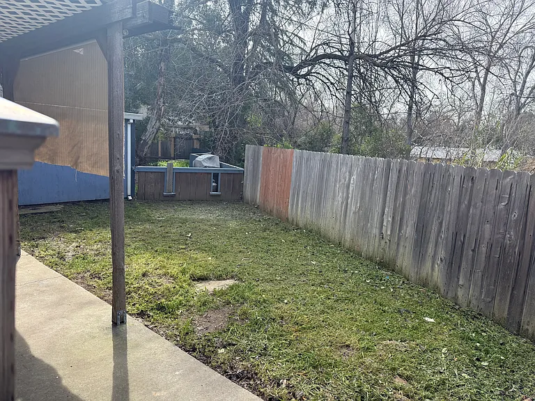 647.5 Cowles Ave #B — Photo 2